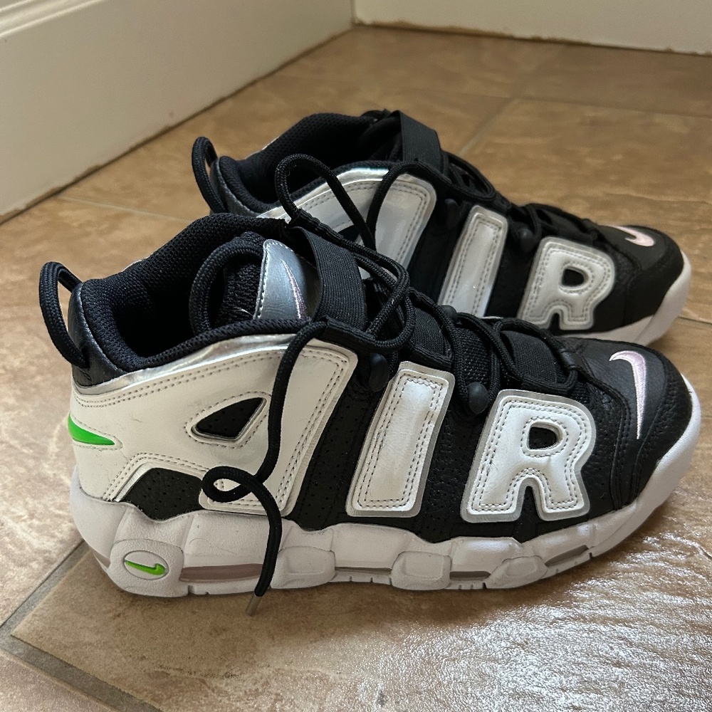 Women’s - Air More Nike Uptempo